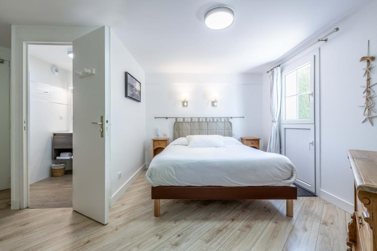 Hotel Le Clos Fleuri 르팔레이 외부 사진
