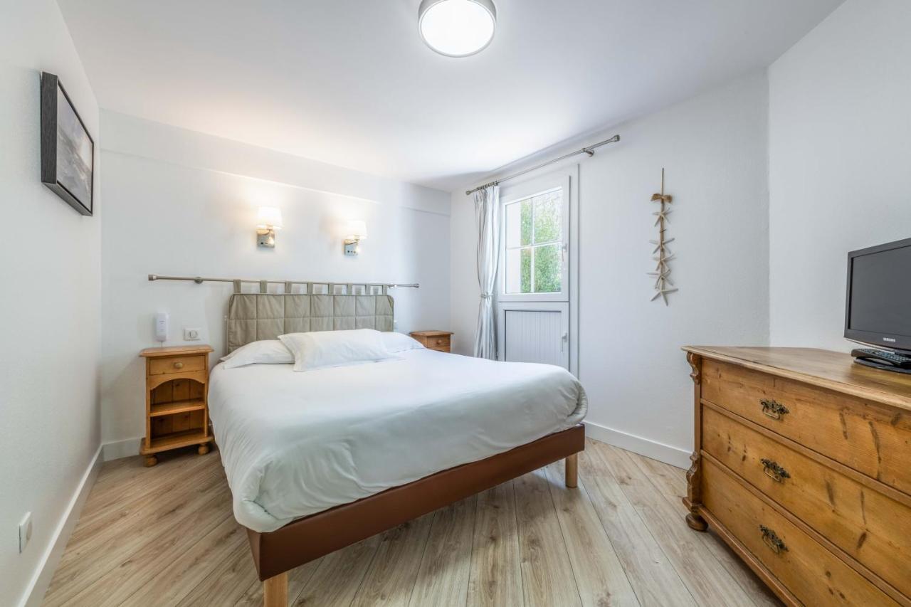Hotel Le Clos Fleuri 르팔레이 외부 사진